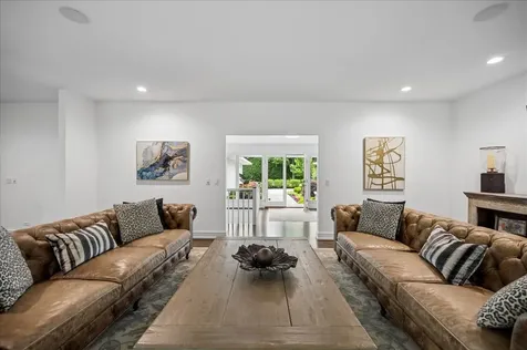 920 Pine Tree Lane Winnetka IL 60093