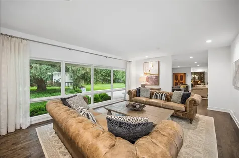 920 Pine Tree Lane Winnetka IL 60093
