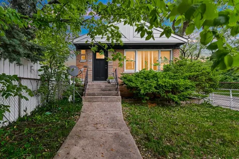 9357 South Jeffery Avenue Chicago IL 60617