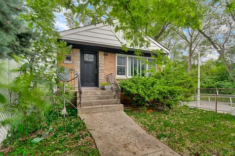9357 South Jeffery Avenue Chicago IL 60617