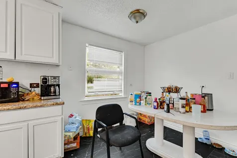 9357 South Jeffery Avenue Chicago IL 60617