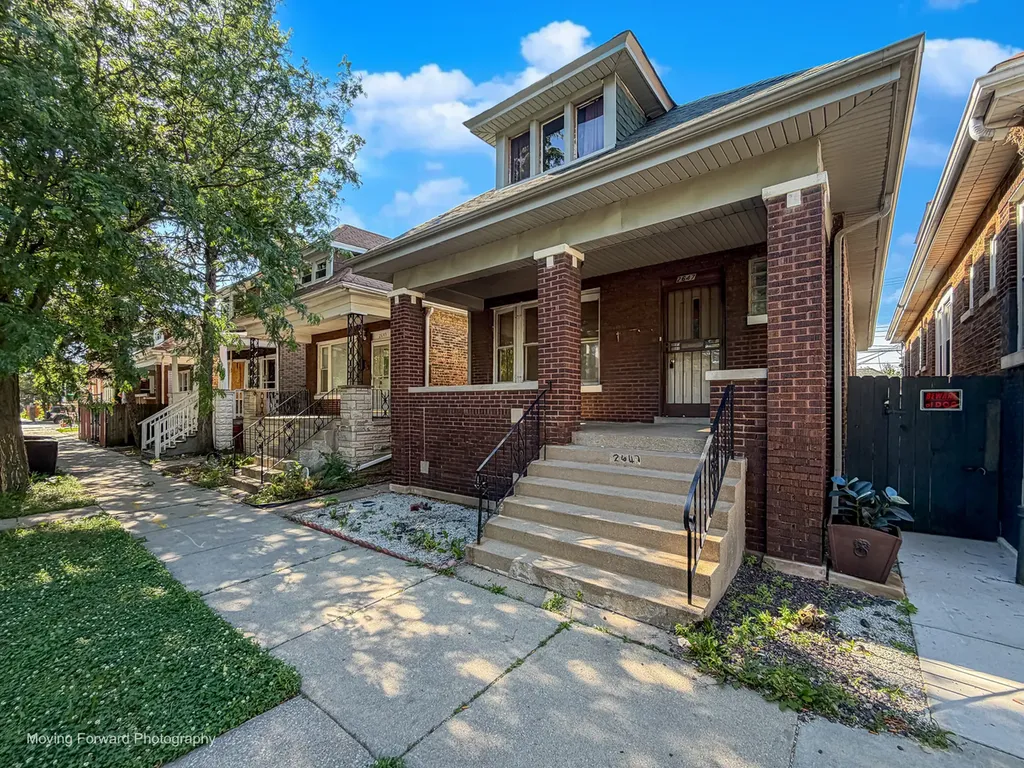 2647 West 69th Street Chicago IL 60629