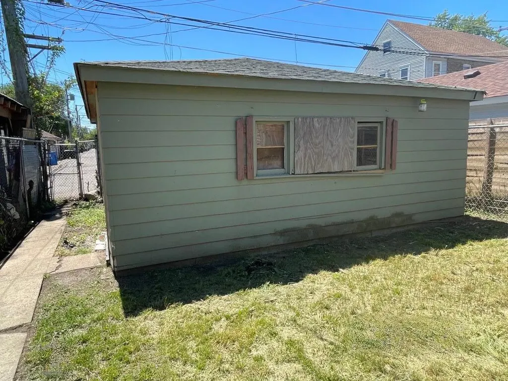 2647 West 69th Street Chicago IL 60629