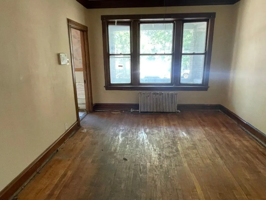 2647 West 69th Street Chicago IL 60629