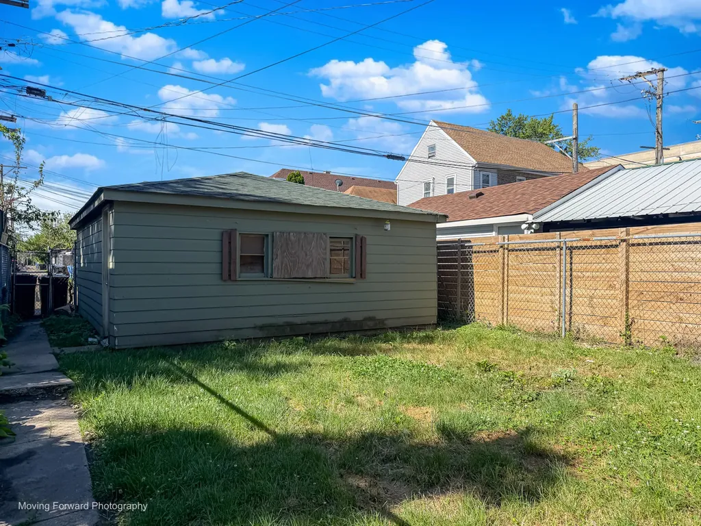 2647 West 69th Street Chicago IL 60629
