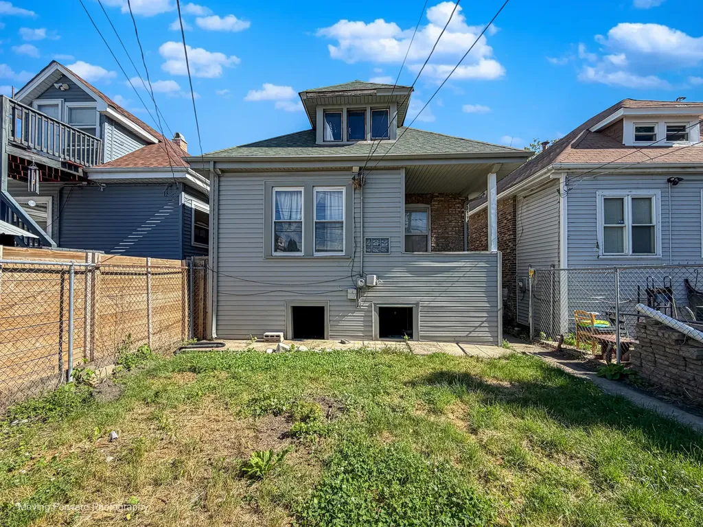 2647 West 69th Street Chicago IL 60629