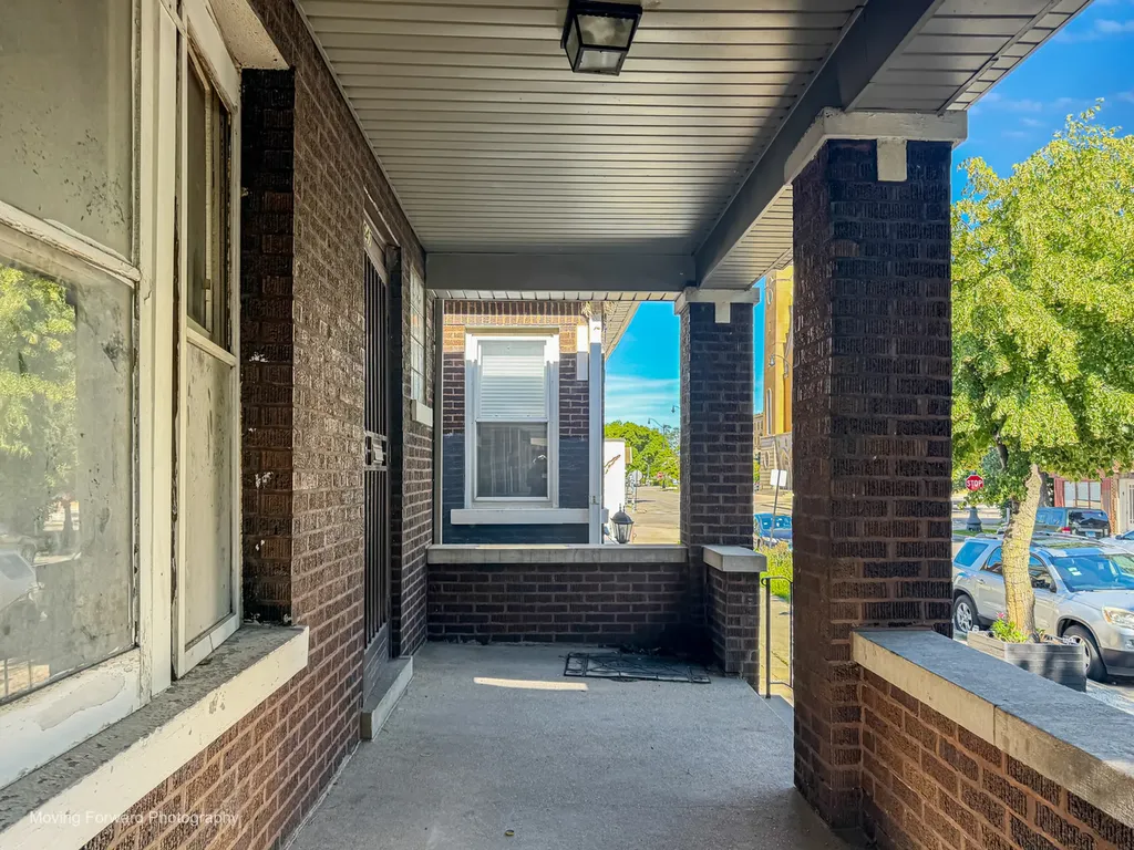 2647 West 69th Street Chicago IL 60629