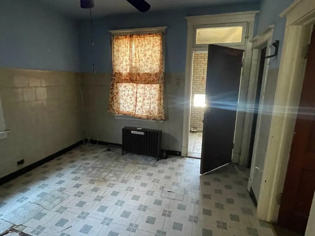 2647 West 69th Street Chicago IL 60629