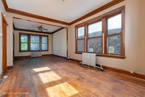 2647 West 69th Street Chicago IL 60629