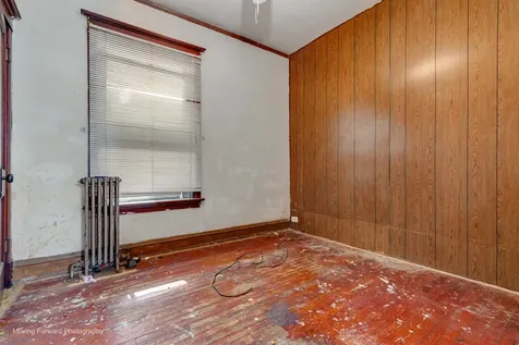 2647 West 69th Street Chicago IL 60629