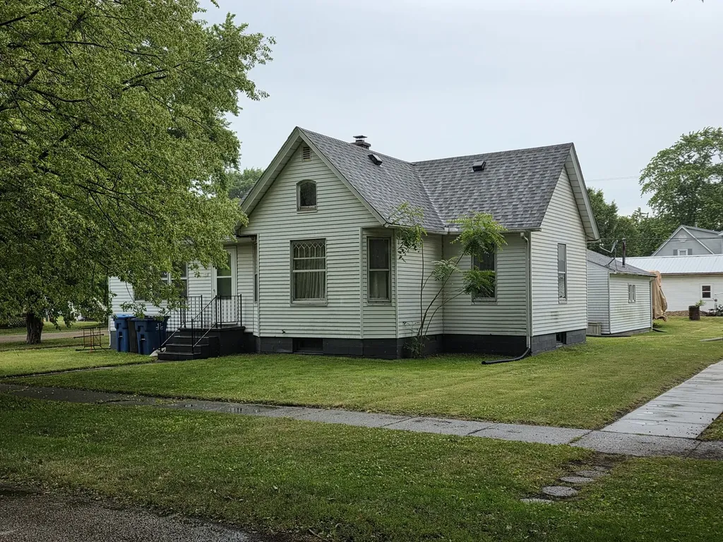 102 North Central Avenue Ladd IL 61329