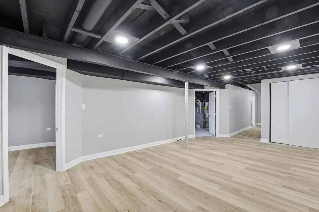 5515 South Oakley Avenue Chicago IL 60636