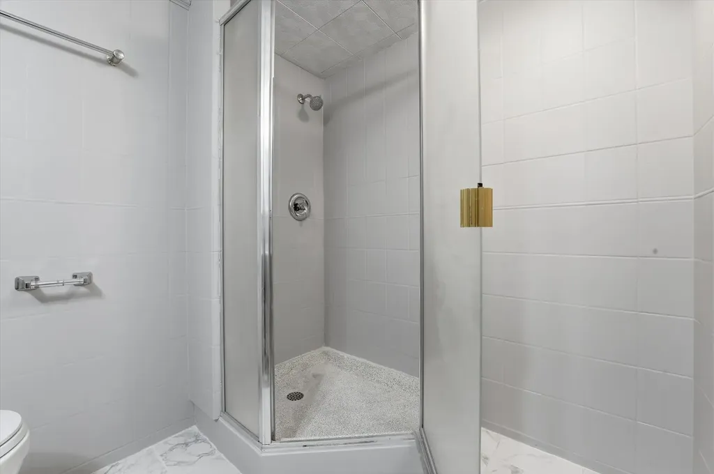 5515 South Oakley Avenue Chicago IL 60636