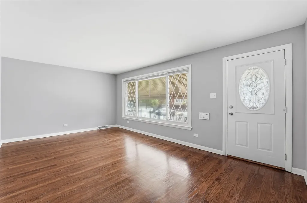 5515 South Oakley Avenue Chicago IL 60636