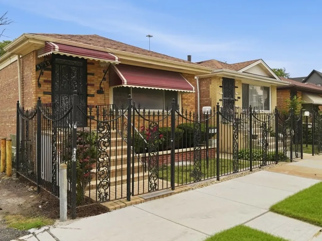 5515 South Oakley Avenue Chicago IL 60636
