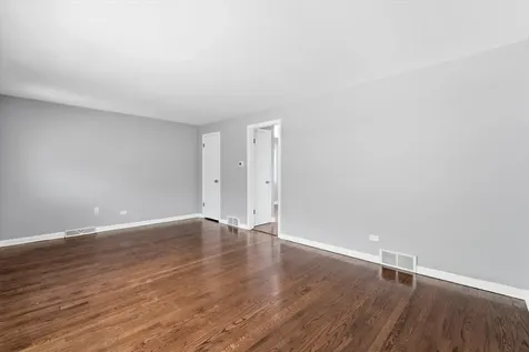5515 South Oakley Avenue Chicago IL 60636