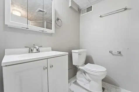 5515 South Oakley Avenue Chicago IL 60636