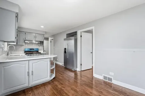 5515 South Oakley Avenue Chicago IL 60636