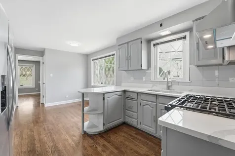 5515 South Oakley Avenue Chicago IL 60636