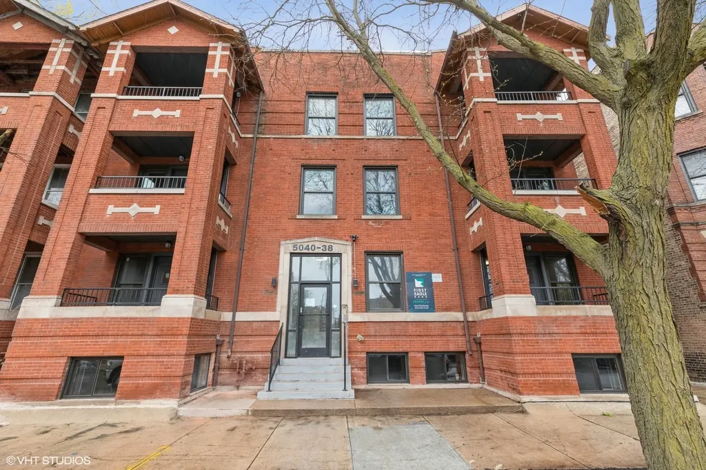 5038 South Saint Lawrence Avenue Chicago IL 60615