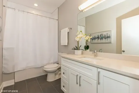 5038 South Saint Lawrence Avenue Chicago IL 60615