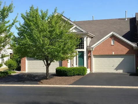 667 Creekside Circle Gurnee IL 60031