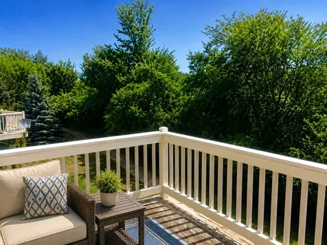 667 Creekside Circle Gurnee IL 60031