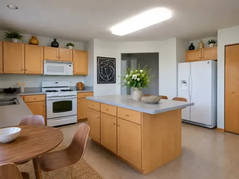 667 Creekside Circle Gurnee IL 60031