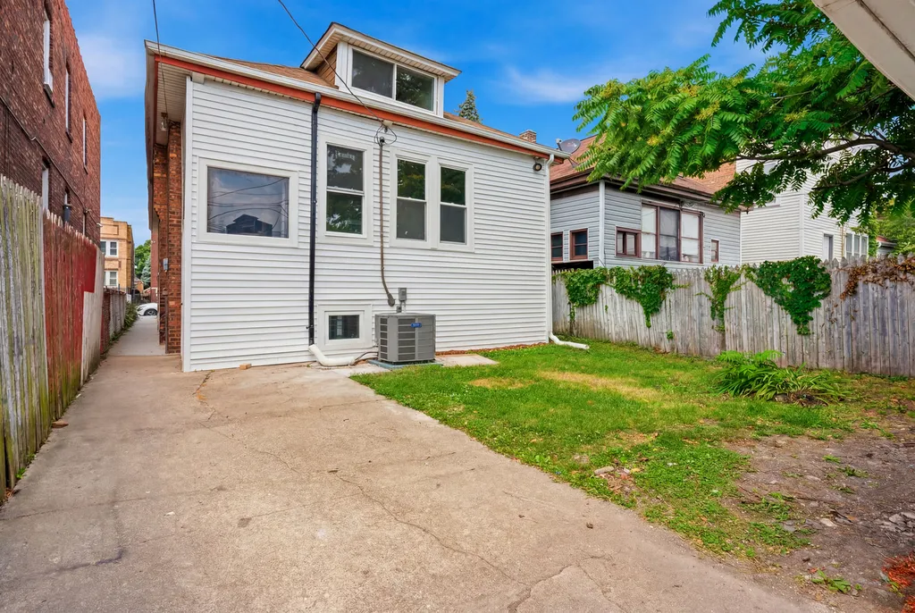 7643 South Paulina Street Chicago IL 60620