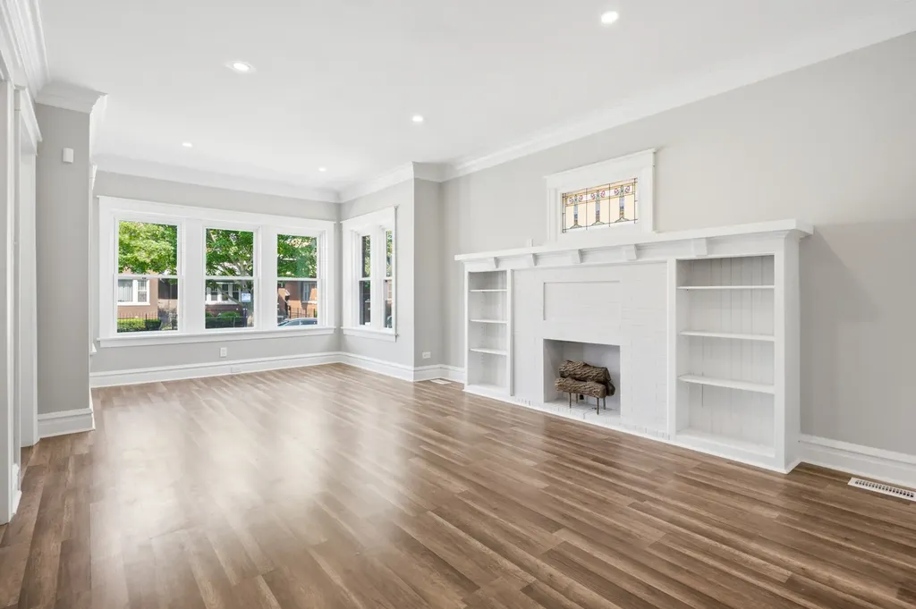 7643 South Paulina Street Chicago IL 60620