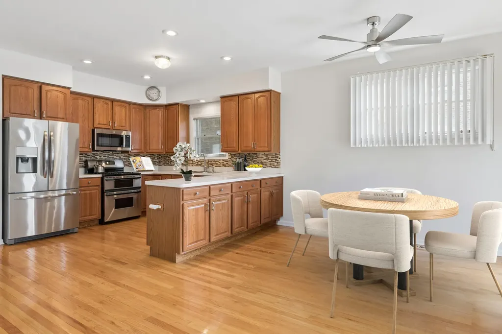 4538 South Saint Lawrence Avenue Chicago IL 60653