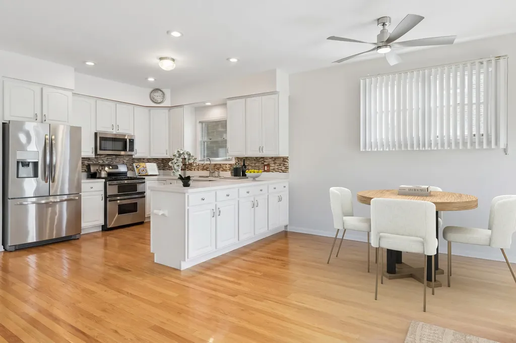 4538 South Saint Lawrence Avenue Chicago IL 60653