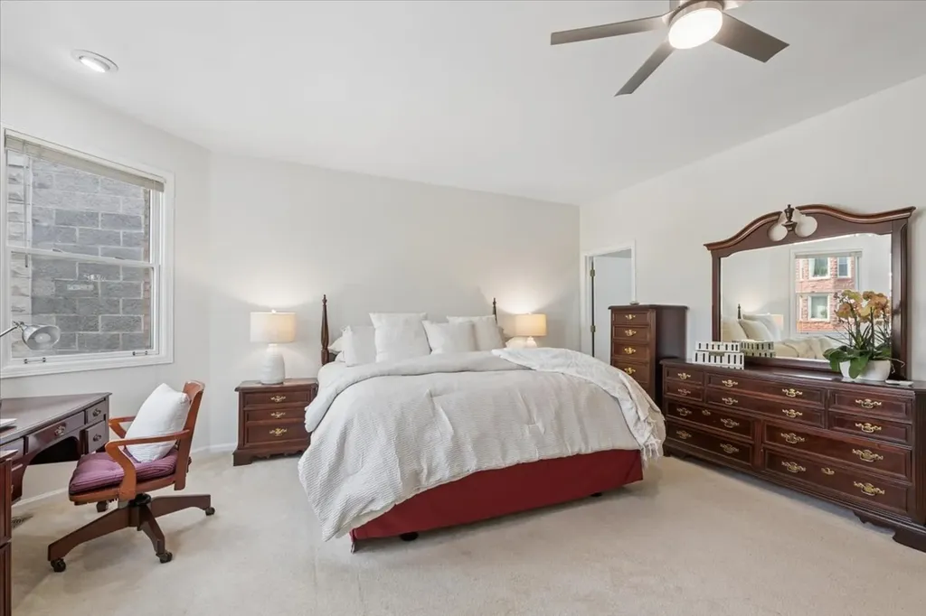 4538 South Saint Lawrence Avenue Chicago IL 60653