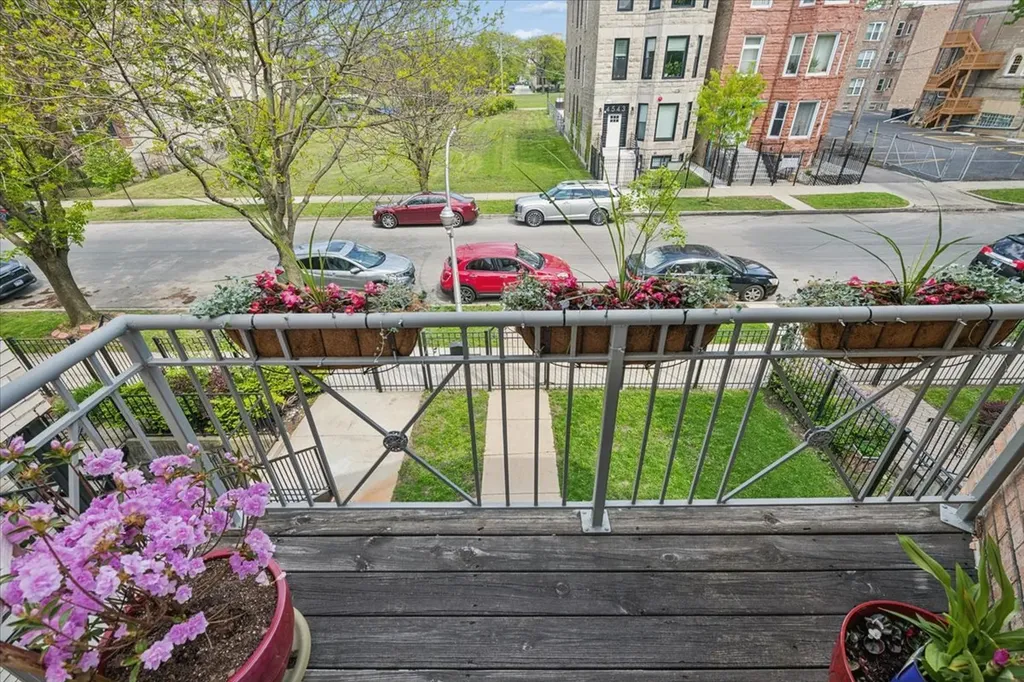 4538 South Saint Lawrence Avenue Chicago IL 60653