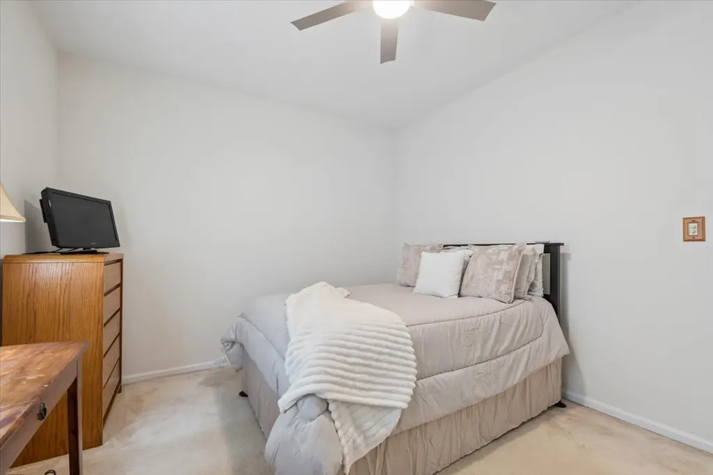 4538 South Saint Lawrence Avenue Chicago IL 60653
