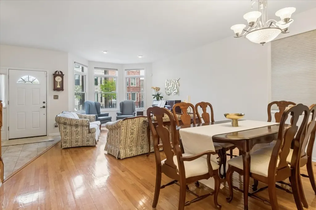 4538 South Saint Lawrence Avenue Chicago IL 60653