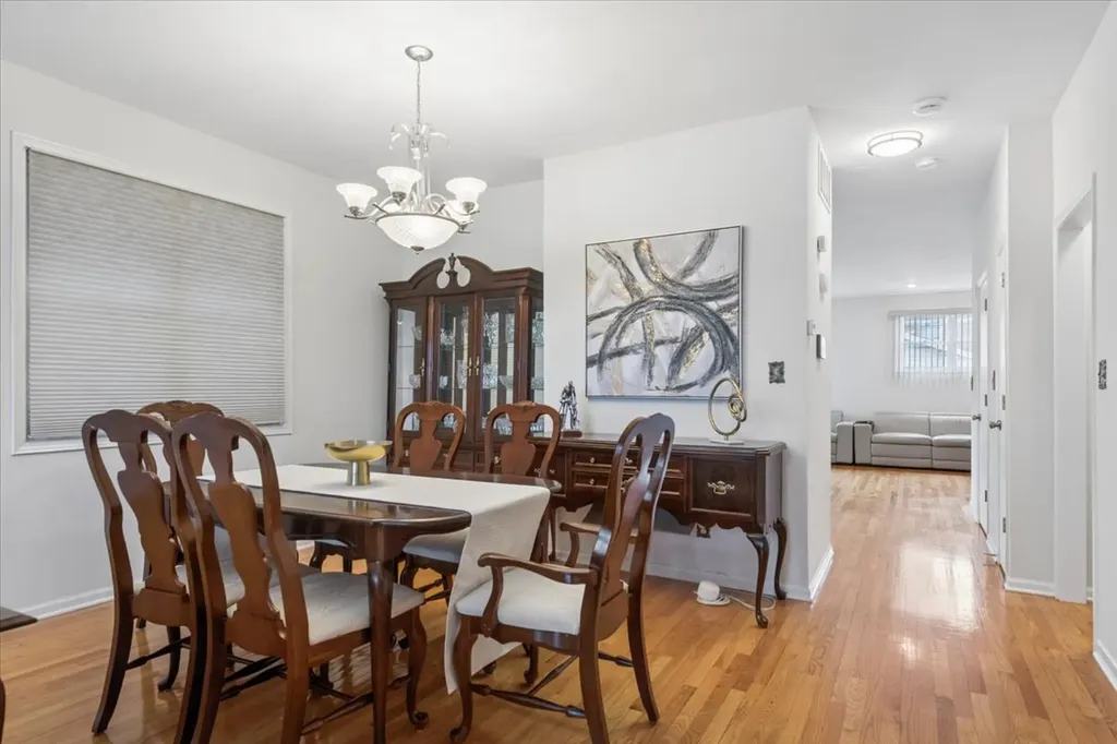 4538 South Saint Lawrence Avenue Chicago IL 60653