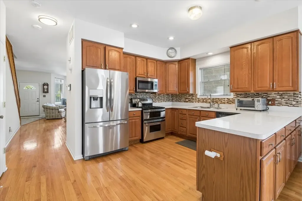 4538 South Saint Lawrence Avenue Chicago IL 60653