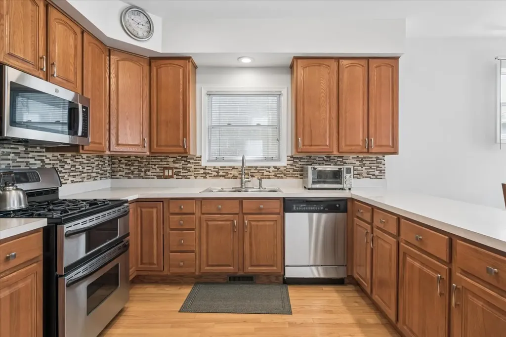 4538 South Saint Lawrence Avenue Chicago IL 60653