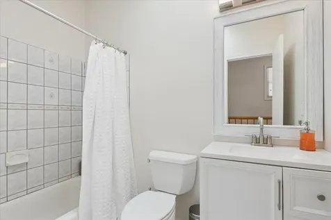 4538 South Saint Lawrence Avenue Chicago IL 60653