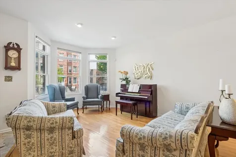 4538 South Saint Lawrence Avenue Chicago IL 60653