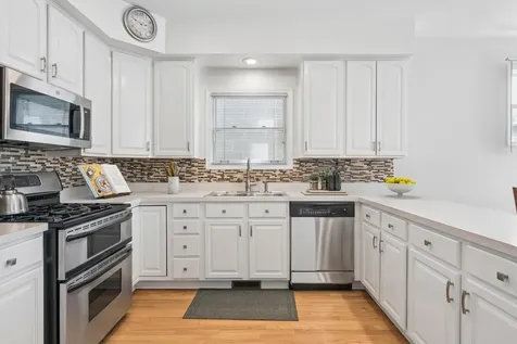 4538 South Saint Lawrence Avenue Chicago IL 60653