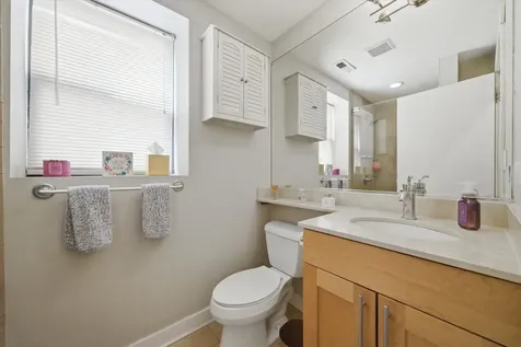 2245 West Barry Avenue Chicago IL 60618