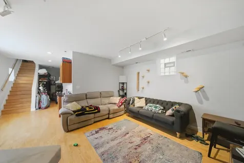 2245 West Barry Avenue Chicago IL 60618