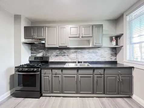 5350 West Crystal Street Chicago IL 60651