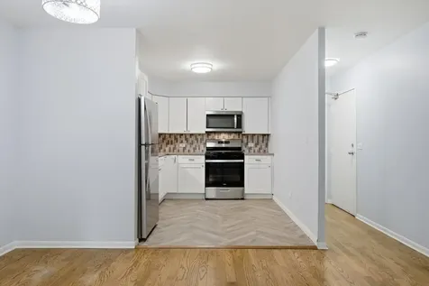 1363 Perry Street Des Plaines IL 60016