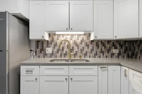 1363 Perry Street Des Plaines IL 60016