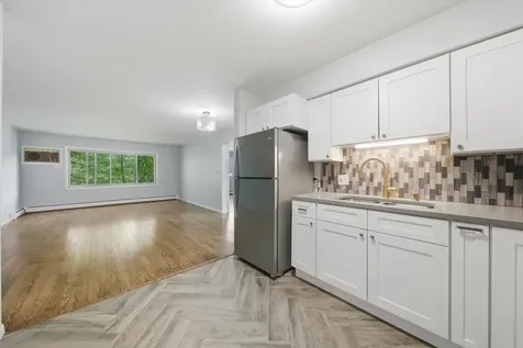 1363 Perry Street Des Plaines IL 60016