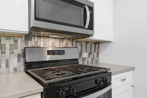 1363 Perry Street Des Plaines IL 60016