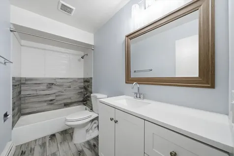 1363 Perry Street Des Plaines IL 60016